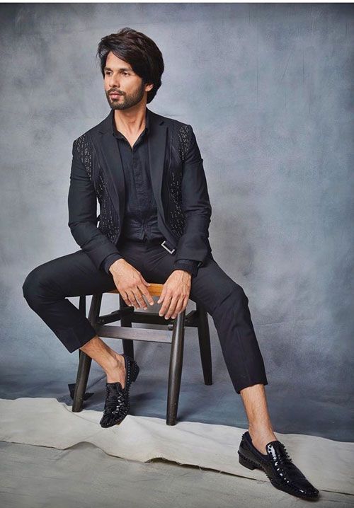 Ranveer Singh Vs Shahid Kapoor: Which Hottie Slew The All Black Look? - 2