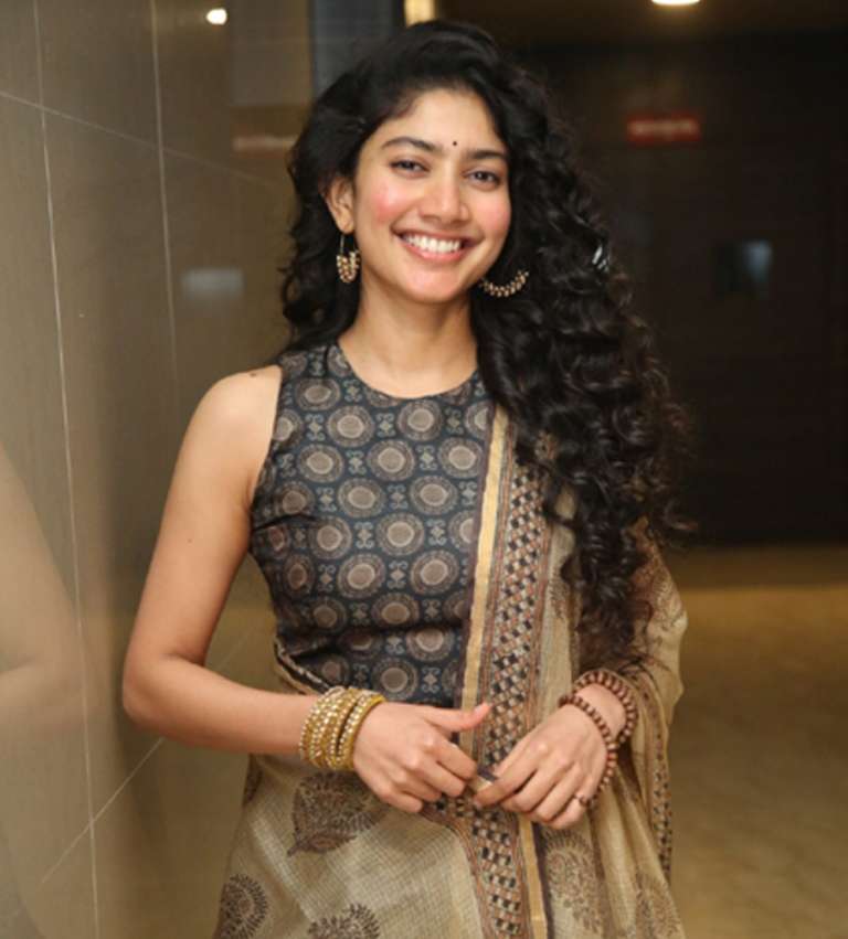 Sai Pallavi & Anushka Shetty Inspired Must-Have Colours To Add In Your Wardrobe - 2