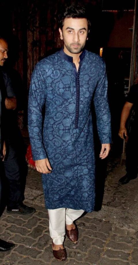 Shah Rukh Khan & Ranbir Kapoor Find Comfort In Cotton Kurtas - 2