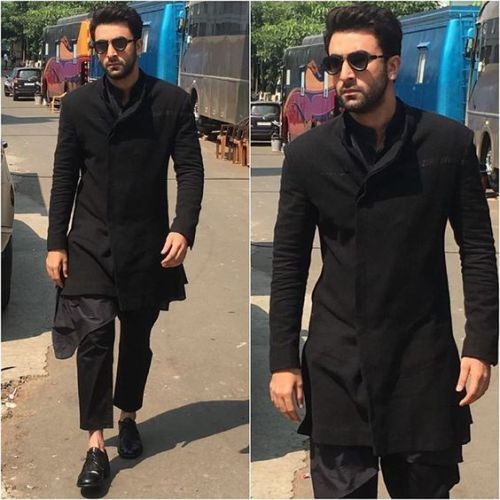 Shah Rukh Khan & Ranbir Kapoor Find Comfort In Cotton Kurtas - 3
