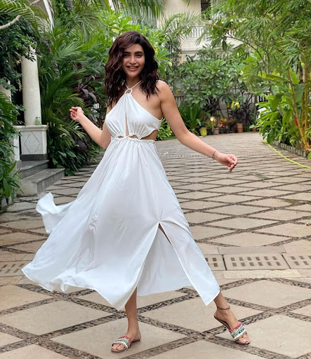 8 Sparkling Sizzling Outfits We Would Like To Steal From Karishma Tanna’s Closet - 3