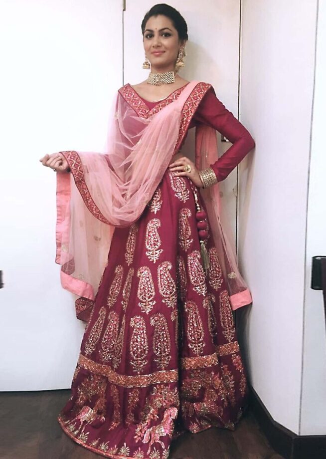 Sriti Jha & Shweta Tiwari’s Looks To Impress The Dazzler Boys This Wedding Season - 1