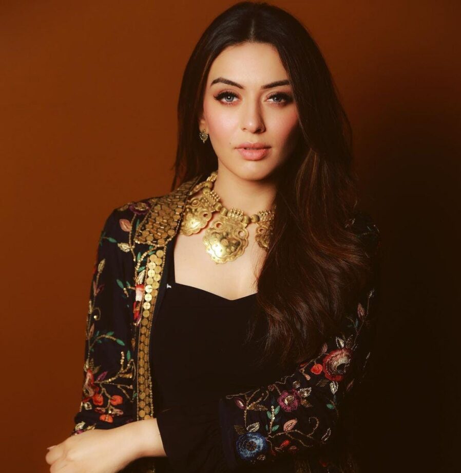 Take Cues Of Beauty And Makeup Secrets From Hansika Motwani To Slay Your Make-Up Looks - 4