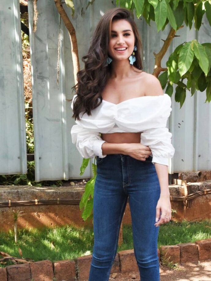 Tara Sutaria Vs Nora Fatehi: Which Diva Sizzles In High Waist & White Crop Top? - 1