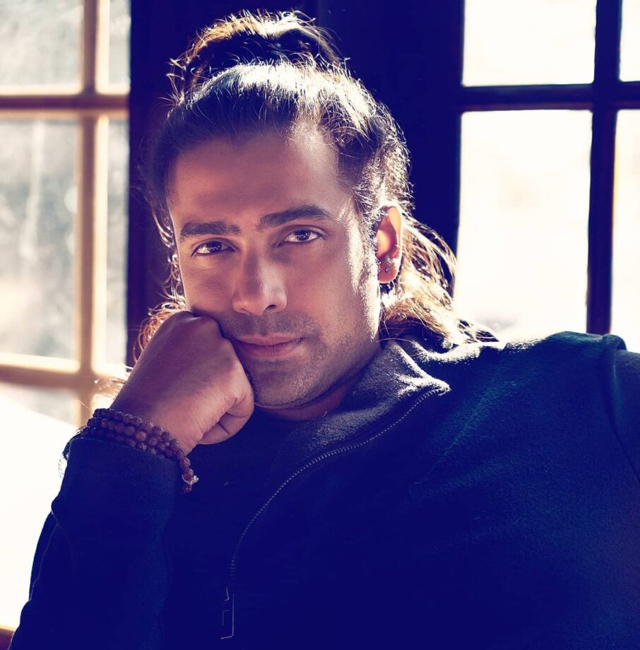 Top Knot Bun Like Jubin Nautiyal Or Easy Hair Like Arijit Singh: Which Hairstyle Is Your Pick? - 3