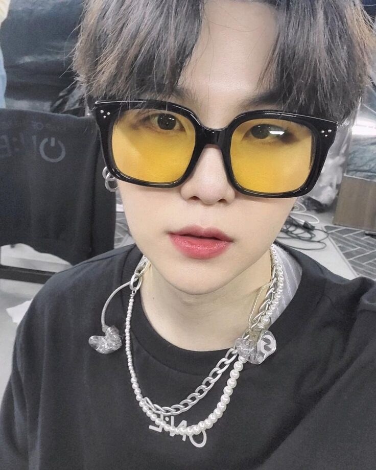 Wear Jewellery And Make Hot Statements Like BTS Suga - 2