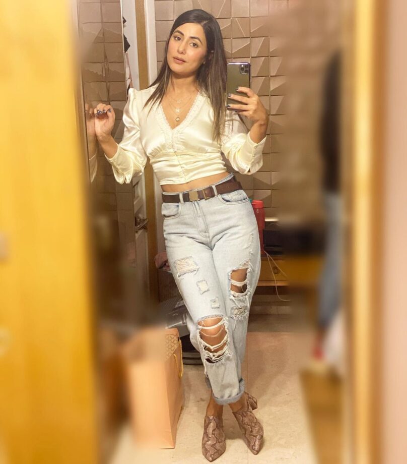 Dazzling Denim Looks Of Hina Khan And Surbhi Chandna That Are Comfortable Fashion Cues - 3