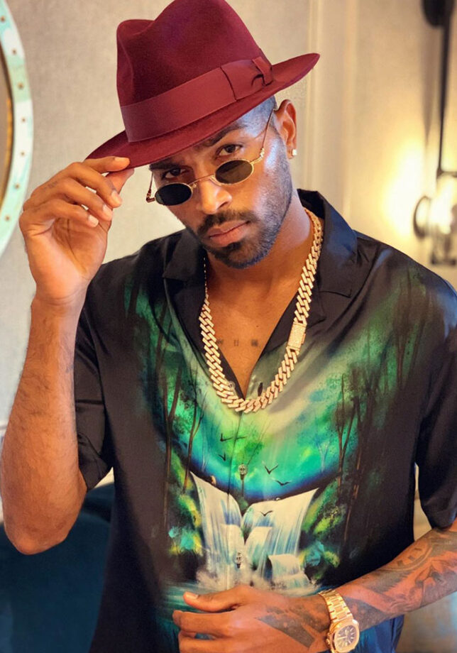 Visit The Airport In Swag With Hardik Pandya: Best Airport Outfits To Bookmark For - 4