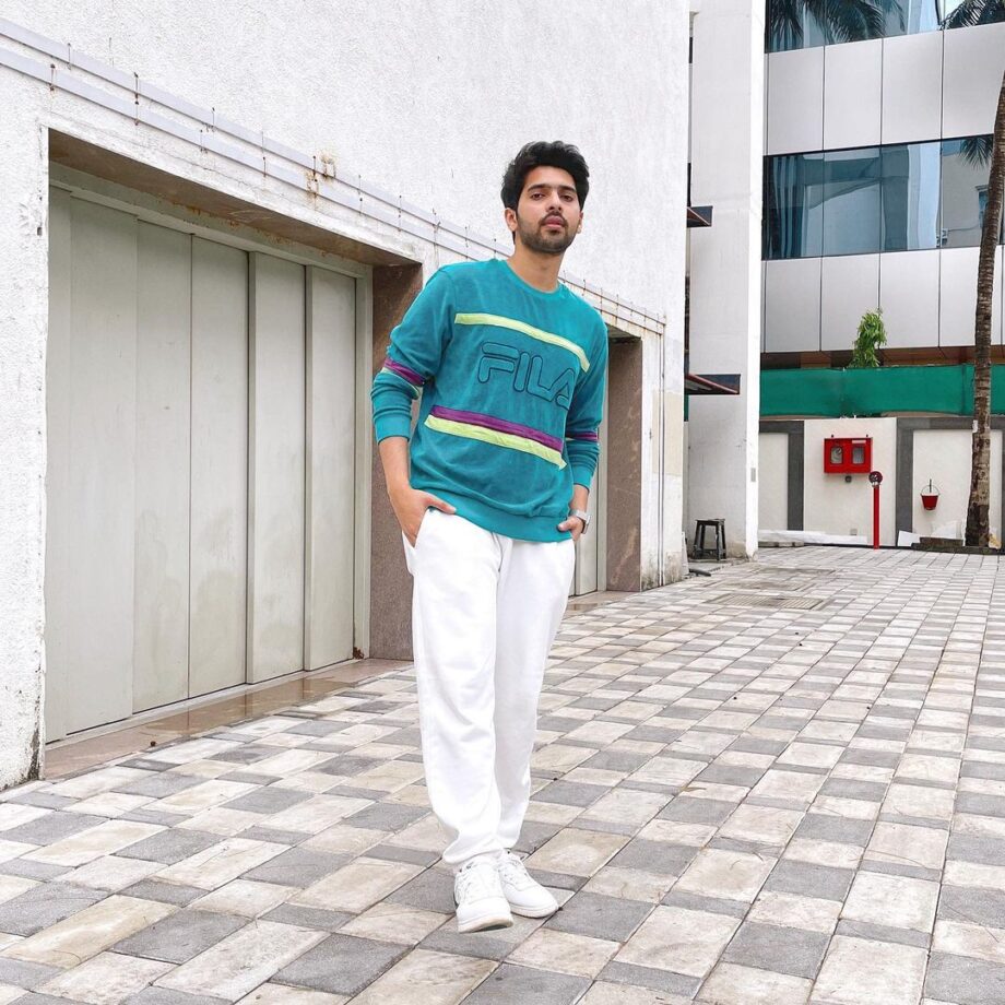 When Armaan Malik Gave Free Lessons On How To Style Joggers 101 - 4