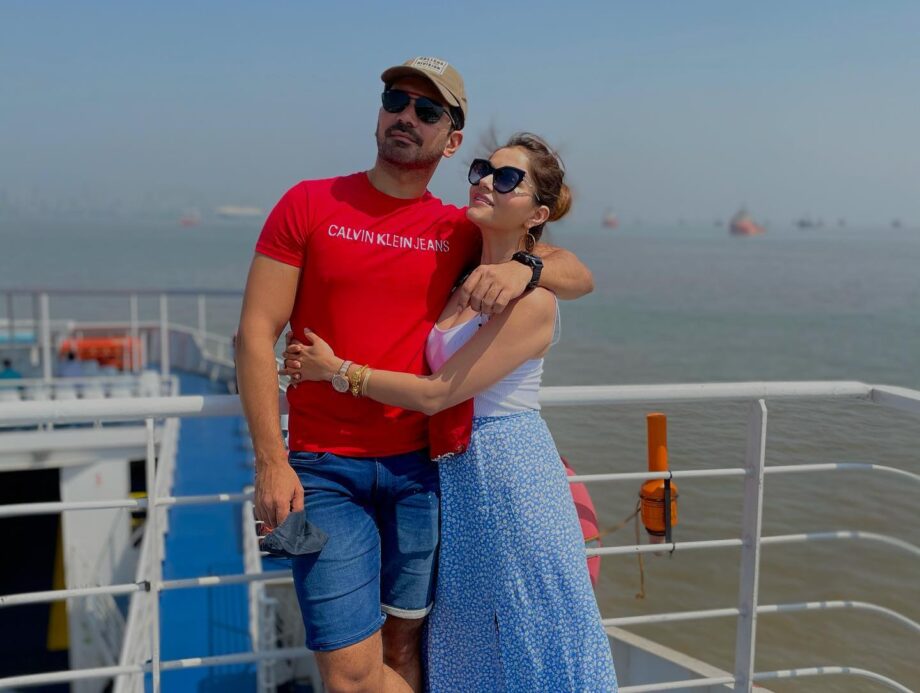 Bigg Boss Contestants Rubina Dilaik-Abhinav Shukla Giving Adorable Couple Goals, Read Out Their Love Journey - 6