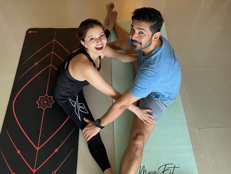 Bigg Boss Contestants Rubina Dilaik-Abhinav Shukla Giving Adorable Couple Goals, Read Out Their Love Journey - 3