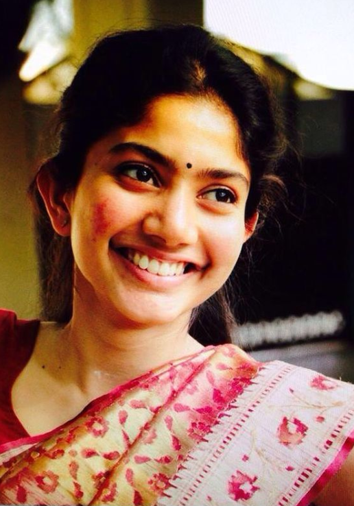 5 Times Sai Pallavi Proves That She Doesn’t Need Makeup To Look Gorgeous, See Her Pics - 0