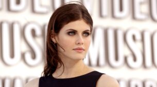 Alexandra Daddario Has The Most Dramatic Eyes: Learn The Skill Of Flaunting Your Eyes With Her