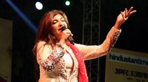 Alka Yagnik Teaches Netizens How To Style The Chunk Jewelry for Impact