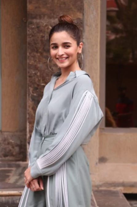 Are You A Hoops Lover? Steal It From Alia Bhatt - 0