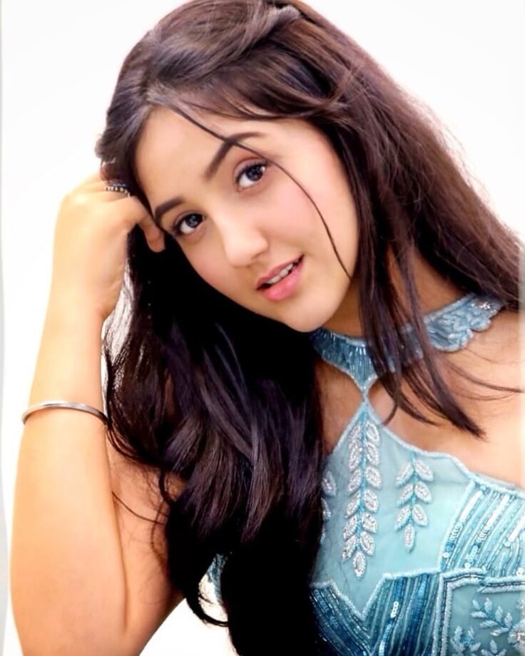 Ashnoor Kaur’s Hair Care: Take Cues That Will Help You To Shine Your Hair & Strengthen It - 2