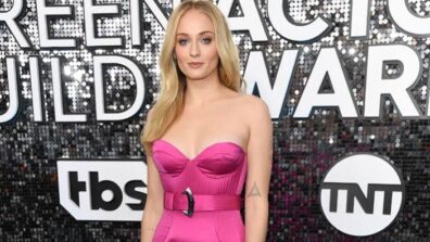 Sophie Turner looks absolutely stunning in a hot pink Louis Vuitton dress on the SAG Awards red carpet, steal her red carpet style