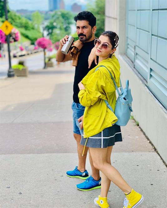 Bigg Boss Contestants Rubina Dilaik-Abhinav Shukla Giving Adorable Couple Goals, Read Out Their Love Journey - 1