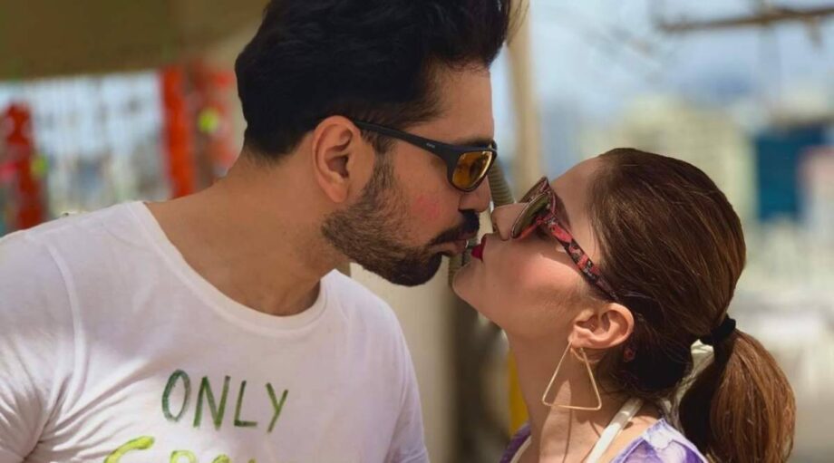 Bigg Boss Contestants Rubina Dilaik-Abhinav Shukla Giving Adorable Couple Goals, Read Out Their Love Journey - 0