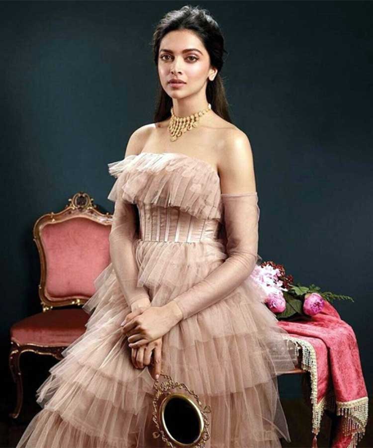 Beauty Queen: Is There Any Outfit That Deepika Padukone Can’t Slay In? See Her Mesmerizing Pics - 0