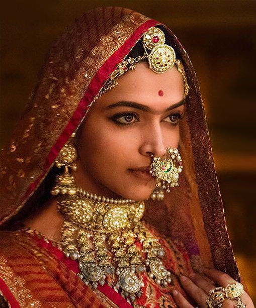 Best Trendy Bridal Looks From Padmavat Deepika Padukone That Will Never Get Off, BookMark Your Favorite Outfit - 2