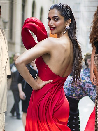 Deepika Padukone’s sizzling backless looks will astonish you, take a look here - 0