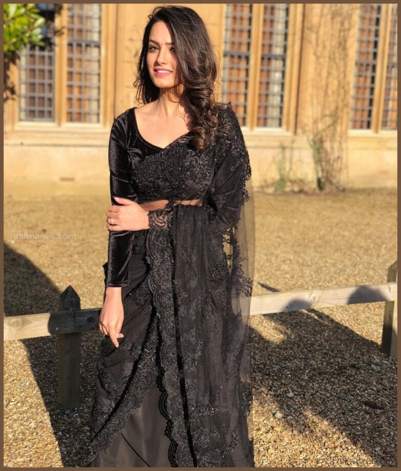 Take Cues From Anita Hassanandani’s Stylish Blouse Designs That Can Help You Up Your Style Game - 0