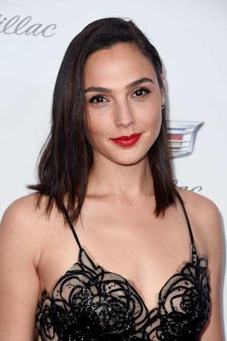 Gal Gadot, the fashion icon and her attractive Red-carpet moments 793754