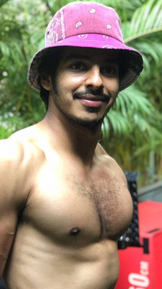 Ishaan Khattar VS Ranveer Singh: Who Looks Like A Dream In The Bucket Hat? - 1