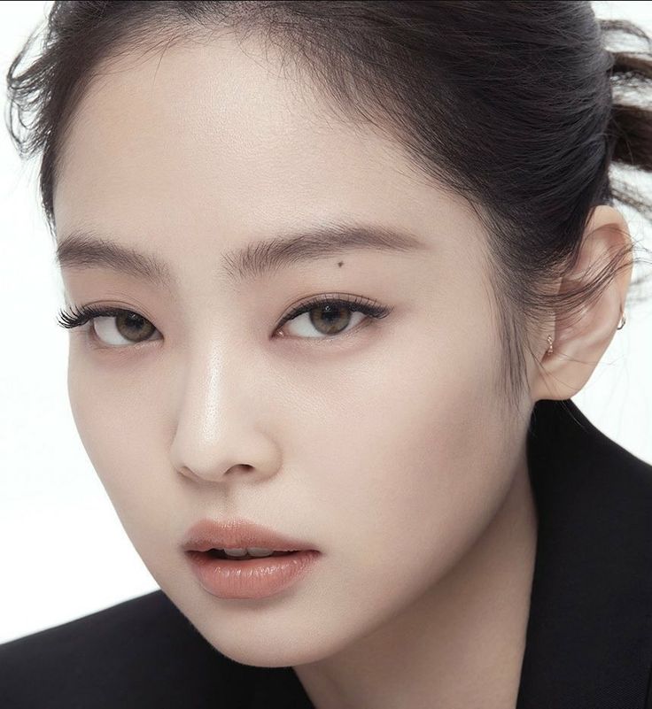 Jisoo Vs Jennie: Who Rocks ‘Elegant Nude Makeup Look’? 460102