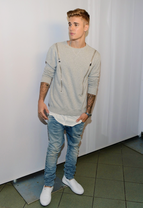 Fashion 101 : Slay The Cool & Casual Outfits Like Justin Bieber To Ace Your Look - 1