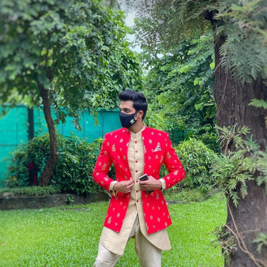 Classy! Parth Samthaan Poses In Shimmery Traditional Wear Like It’s No One Else’s Business - 2