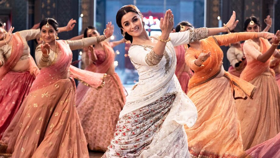 Oh Gulabo Jara Itar To Gira Do! Alia Bhatt’s Millennial Lehengas From ‘Kalank’ Movie Are Goals - 1