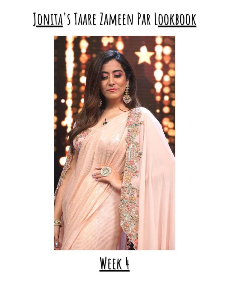 Open Hair Or Low Bun: Which Hairstyle Suits Jonita Gandhi In A Saree? - 1