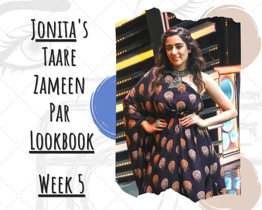 Open Hair Or Low Bun: Which Hairstyle Suits Jonita Gandhi In A Saree? - 2