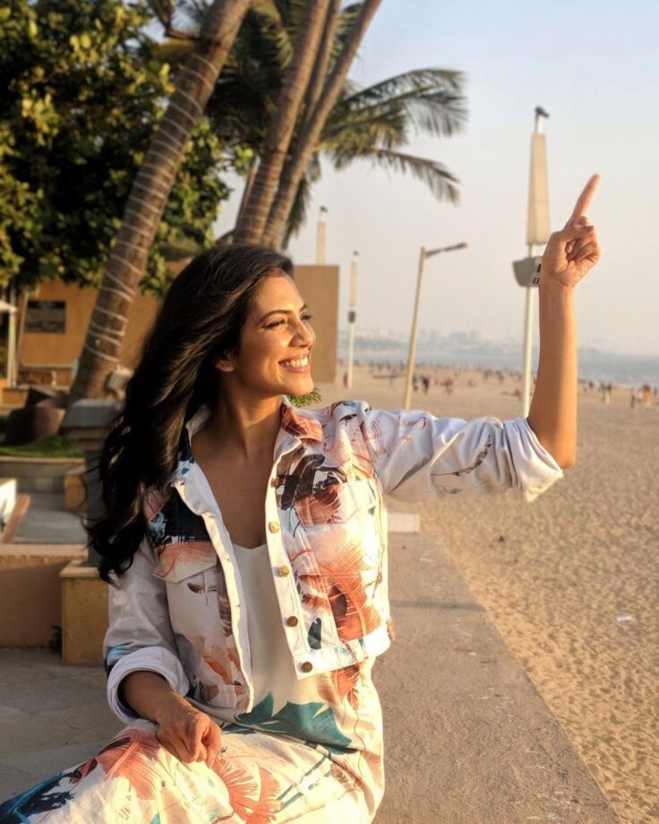 Pic Talk: See sun-lit photos of Malavika Mohanan that are too beautiful for words! - 2