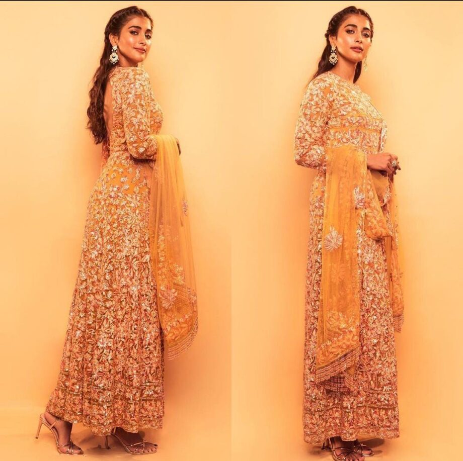 Pooja Hegde Giving Us Major Fashion Goals In Her Traditional Attire! - 2