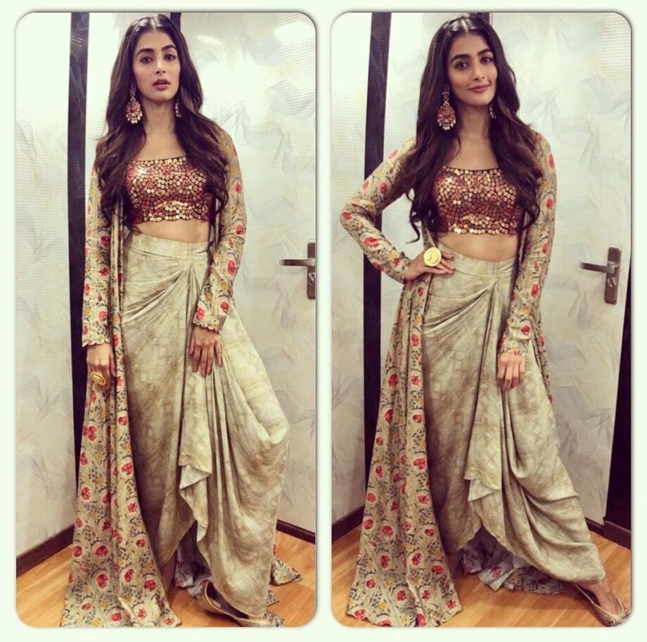 Pooja Hegde Giving Us Major Fashion Goals In Her Traditional Attire! - 5