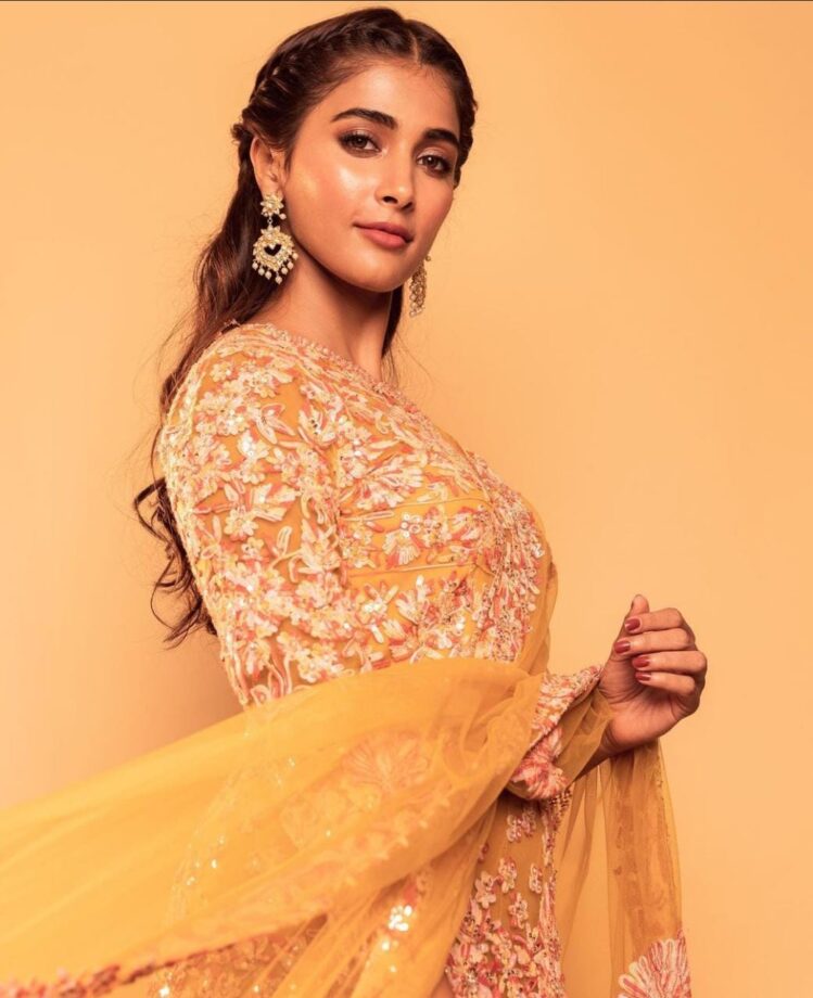 Pooja Hegde Giving Us Major Fashion Goals In Her Traditional Attire! - 3