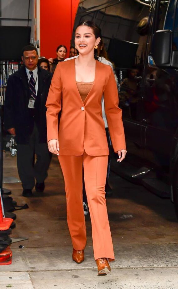 Alicia Keys Vs Selena Gomez: Rate The Beauties’ Sassy Pantsuits - 9