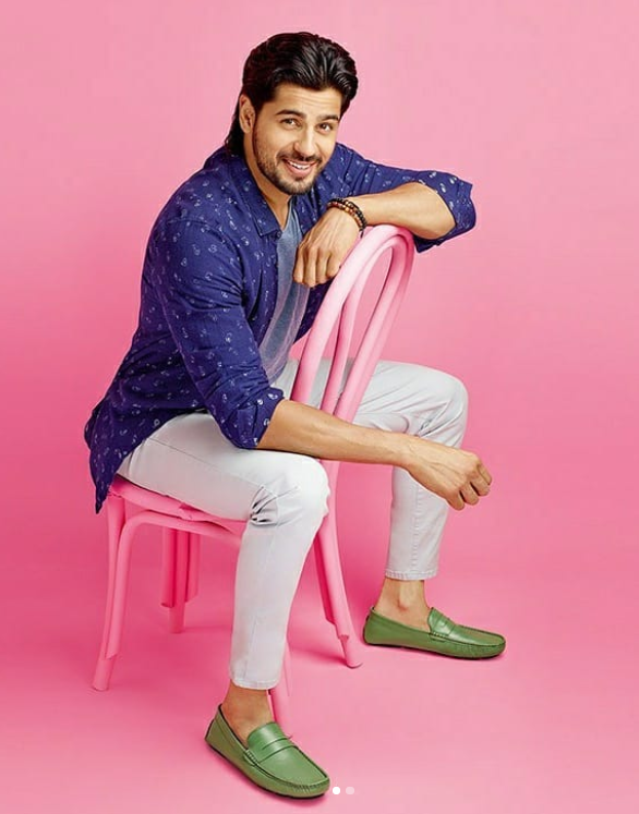 Sidharth Malhotra Adding Oomph To The Fashion Factor In Dazzling Shoes - 3