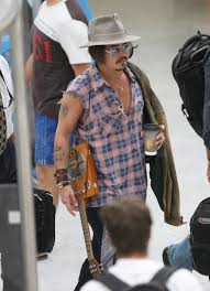 Steal The Airport Looks Of Johnny Depp & Leonardo DiCaprio - 1