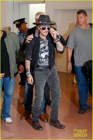 Steal The Airport Looks Of Johnny Depp & Leonardo DiCaprio - 6