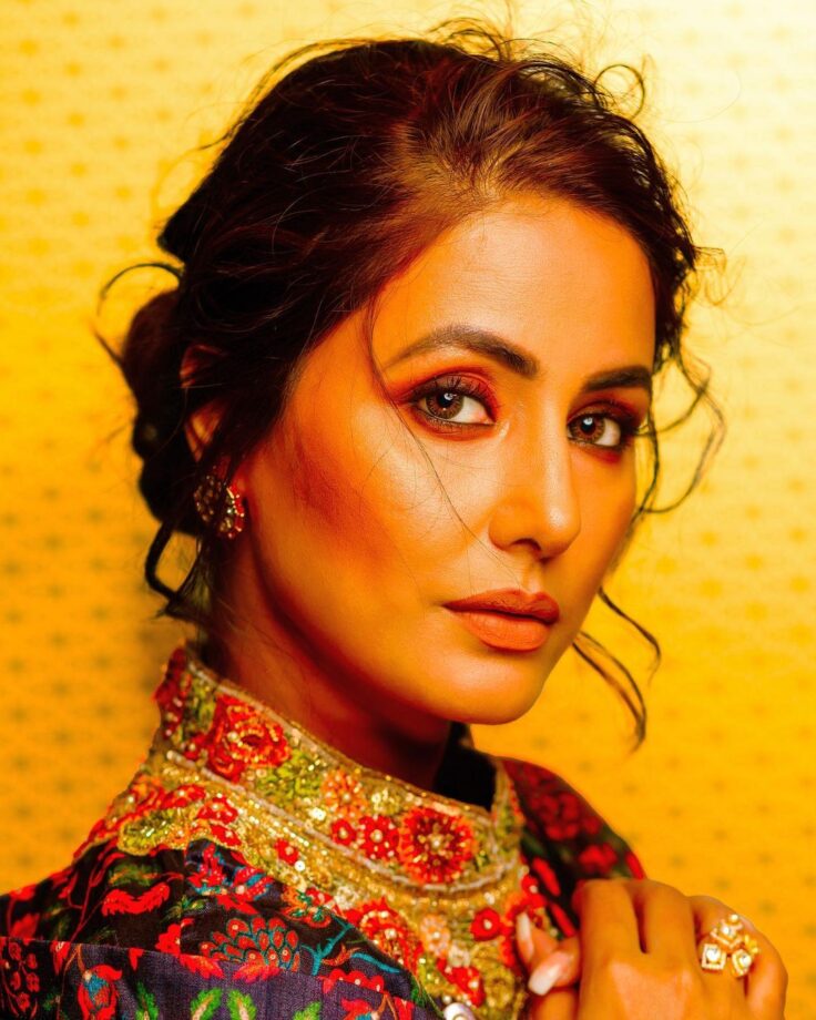 Aapne Hamara Dil Hara Hai! Hina Khan & Her Bold Looks Are Killing Us, We Swear By These Pictures - 1