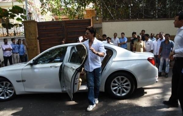 Take A Look At SRK’s Lavish Car Collection! You’ll Be Amazed To Know The Cost Of Each One! - 0