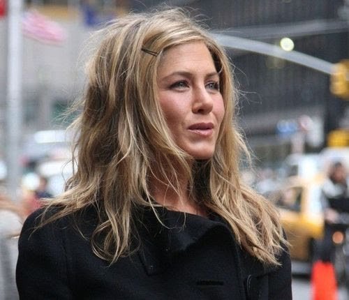 Tie Up Vs Tie Down: Which Hairstyle Of Jennifer Aniston Suits Better? - 3