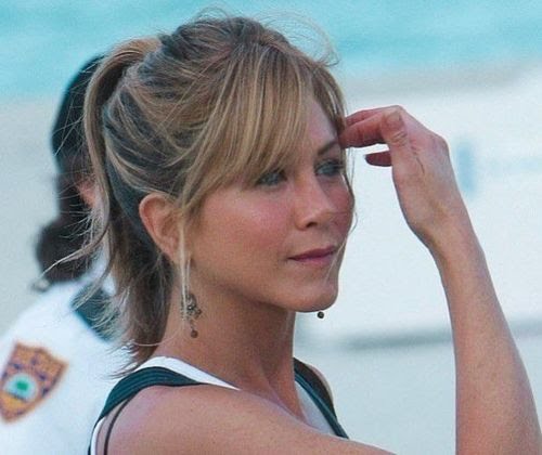 Tie Up Vs Tie Down: Which Hairstyle Of Jennifer Aniston Suits Better? - 1