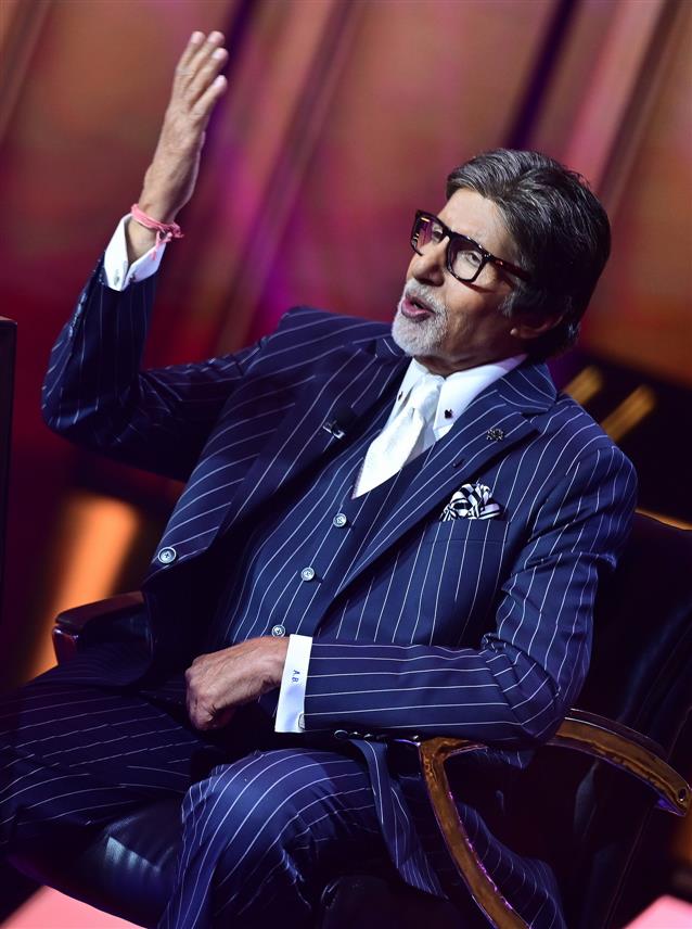 Take Some Cool Suit Up Styles From The Big B Of Bollywood Amitabh Bachchan - 1