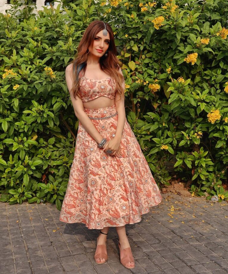 The Duo Prakriti Kakar And Sukriti Kakar Can Be Your Bridesmaid Inspiration For The Indian Attire! - 7