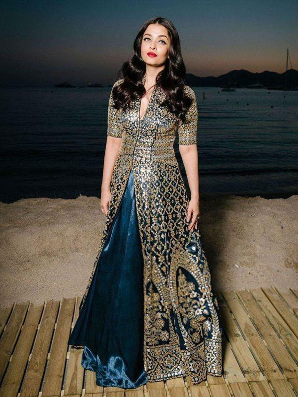 6 Times Aishwarya Rai Bachchan Played With Colours From Head To Toe - 0